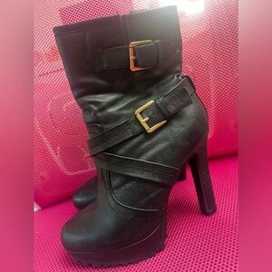 Black moto boots